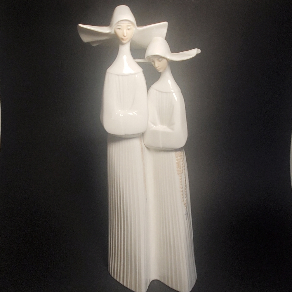 LLADRO Porcelain Figurine "Nuns", Vintage No. 4611, Fulgencio Garcia, Retired